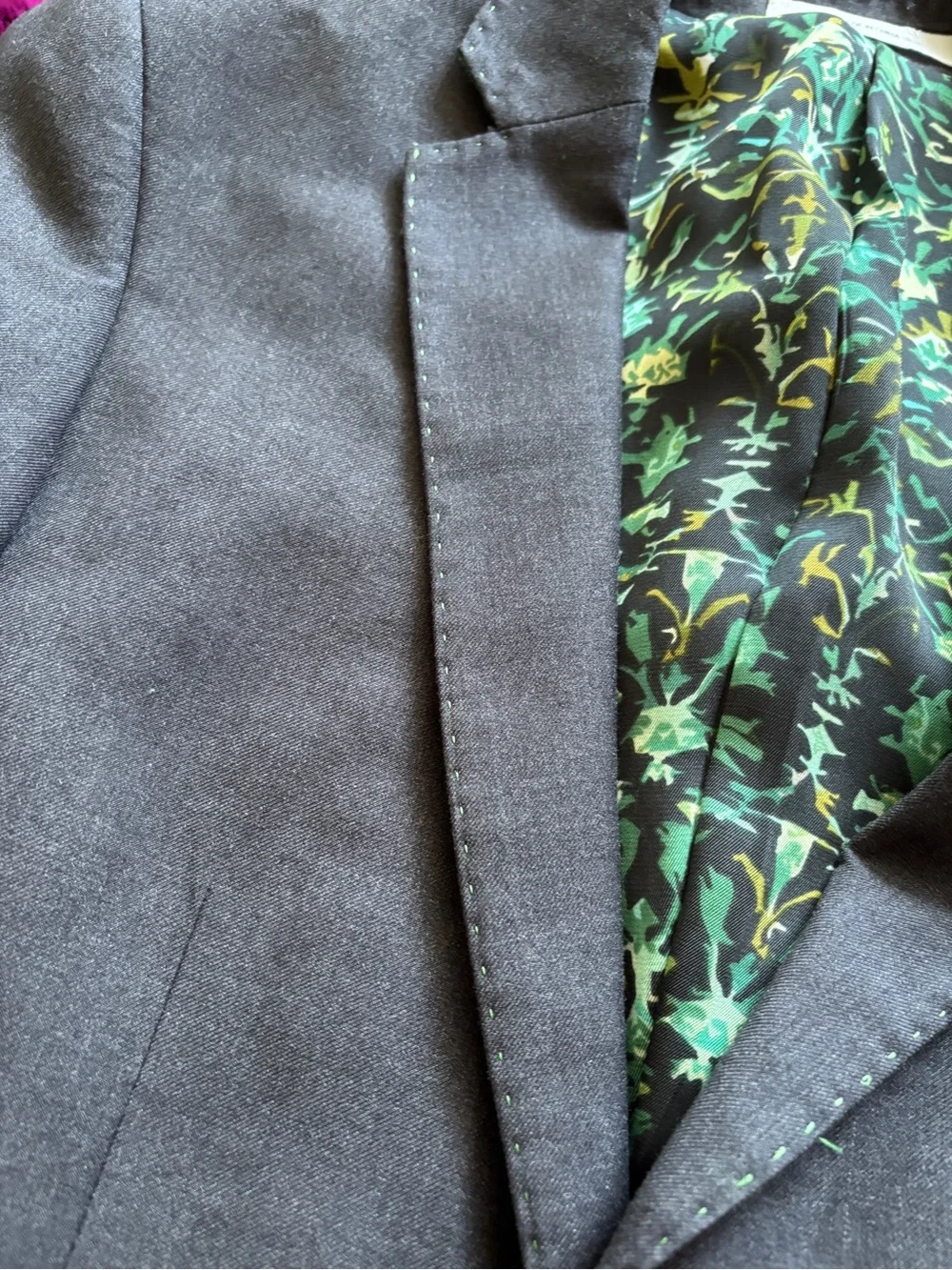 Edge WD NY Men's Black Blazer with Patterned Green Lining/stitching size small